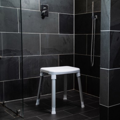 Tabouret de douche et de bain antidérapant élégant et pratique