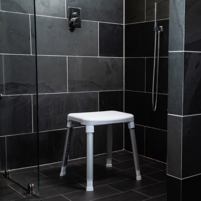 Tabouret de douche et de bain antidérapant élégant et pratique