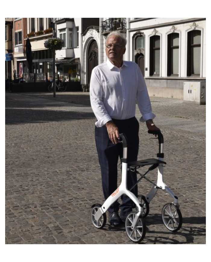 Déambulateur Let s Fly de TRUST CARE.  Rollator.