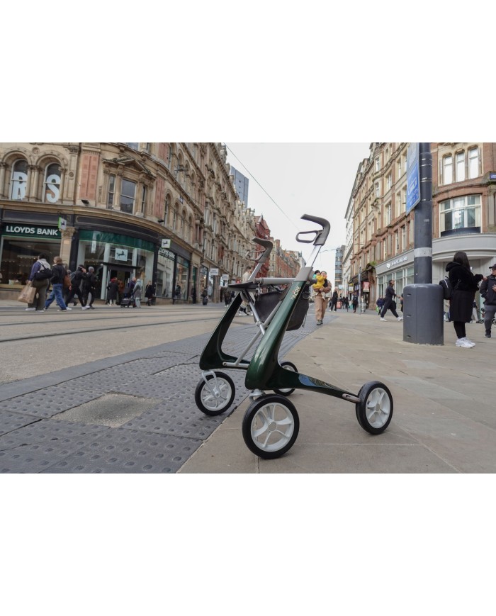 Déambulateur ultra léger en carbone 4 roues - COMPACT