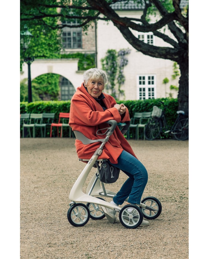 Déambulateur ultra léger en carbone 4 roues - COMPACT