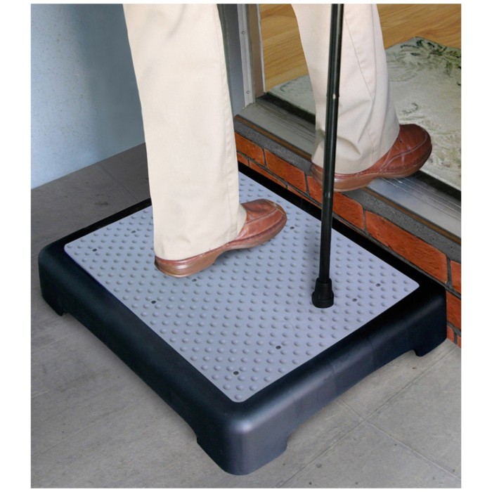 Marche extérieure antidérapante en plastique bicolore 49 x 39 x 10 cm